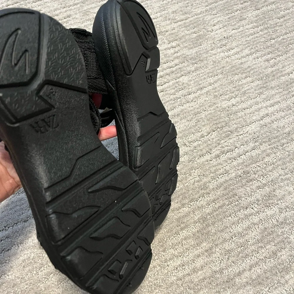 Zara black adjustable boys sandals size 3y NWOT